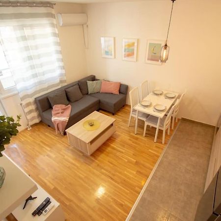 White Fields-Central 2-Bdrm Apartment With Parking Νόβι Σαντ Εξωτερικό φωτογραφία