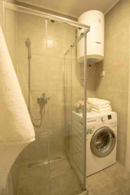 White Fields-Central 2-Bdrm Apartment With Parking Νόβι Σαντ Εξωτερικό φωτογραφία
