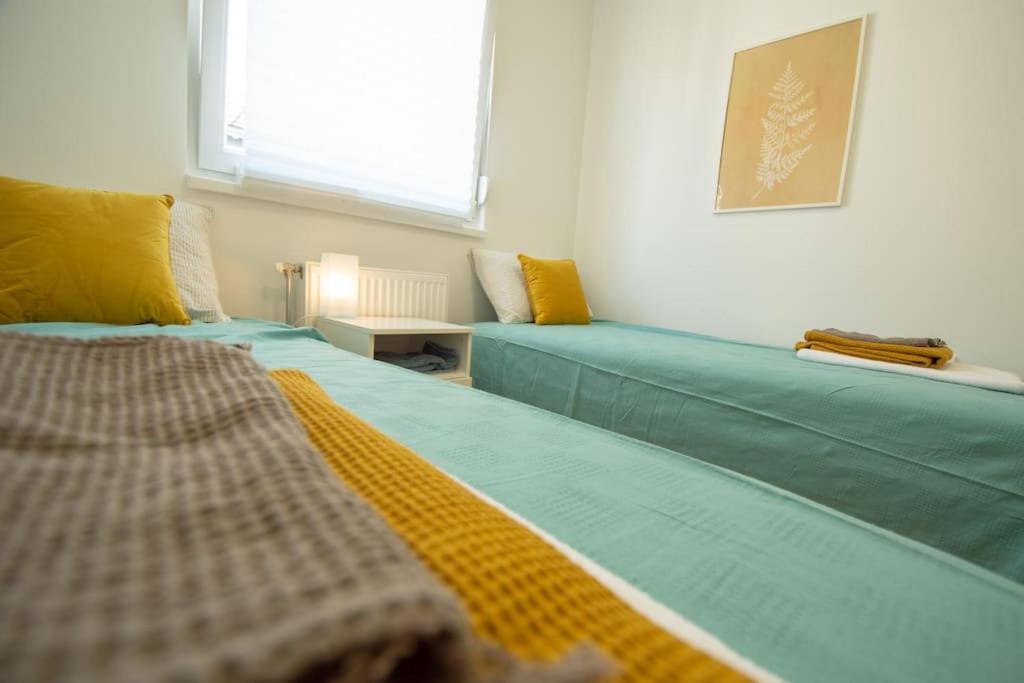 White Fields-Central 2-Bdrm Apartment With Parking Νόβι Σαντ Εξωτερικό φωτογραφία